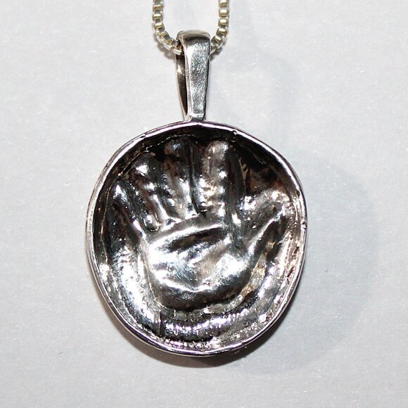 Sterling Silver Hand Print Necklace 8 Grams - Picture 2 of 7